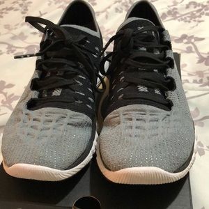 UA W Speedform Slingshot